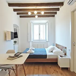 milano-navigli-apartment-via-vigevano.it-lombardy.com/